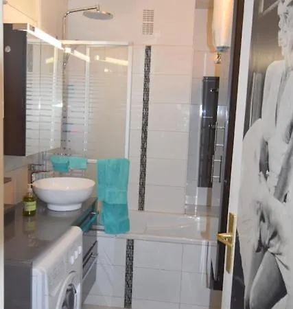 Charonne Apartmán *